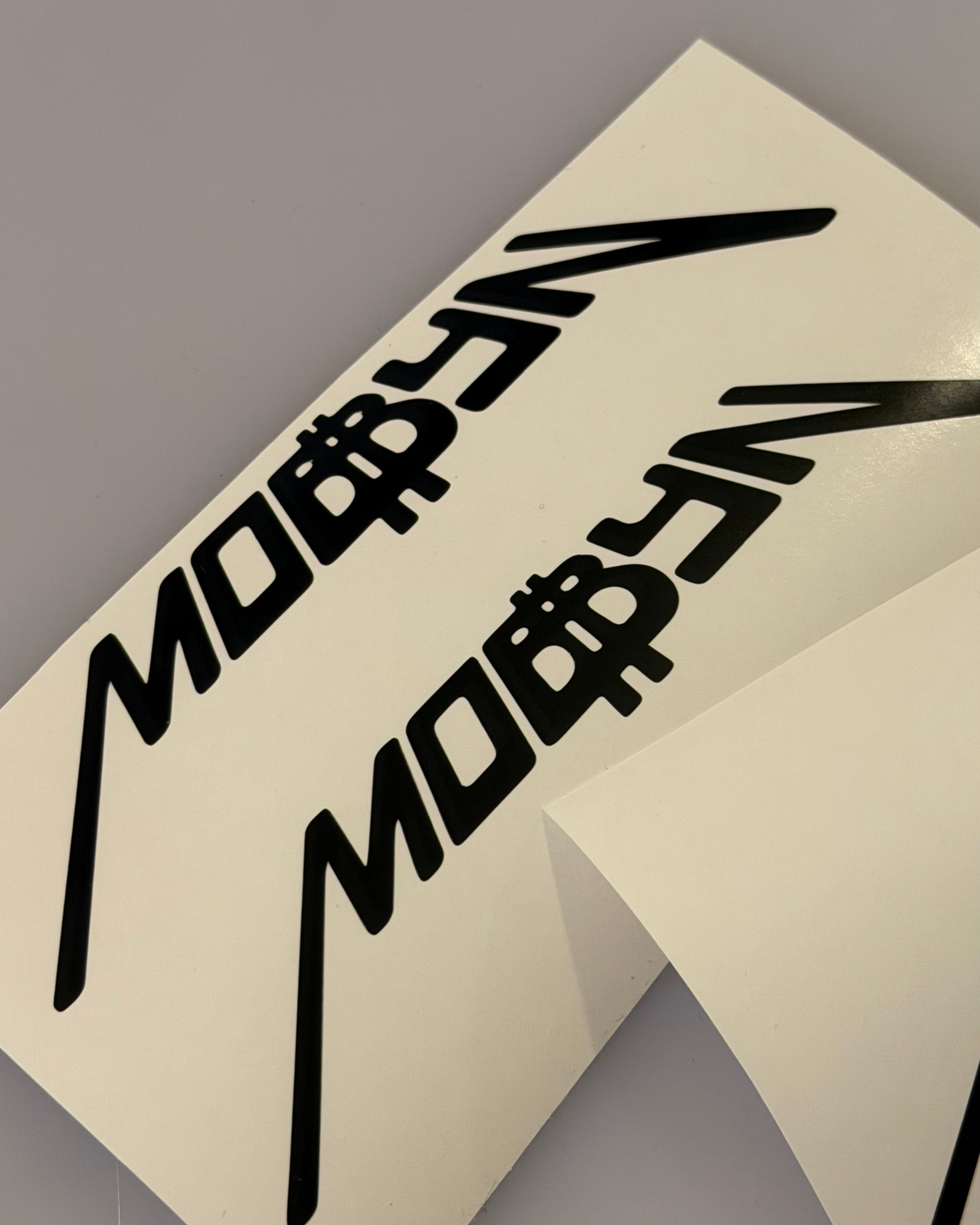 3szt. czarnych wycinanych wlep "Mobbyn" 12cm