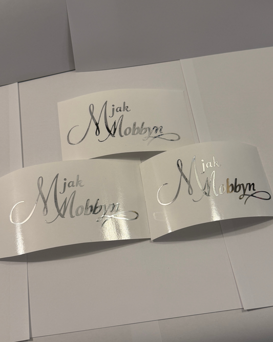 3szt. srebrnych wycinanych wlep "M jak Mobbyn" 12cm