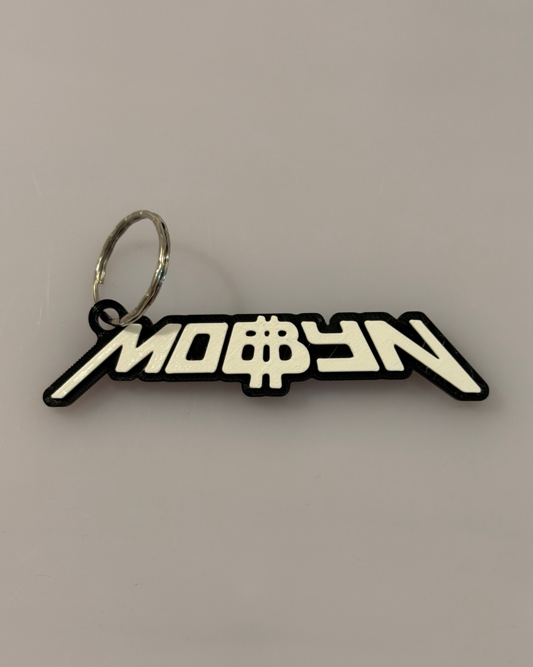 Brelok 3D MOBBYN biało-czarny